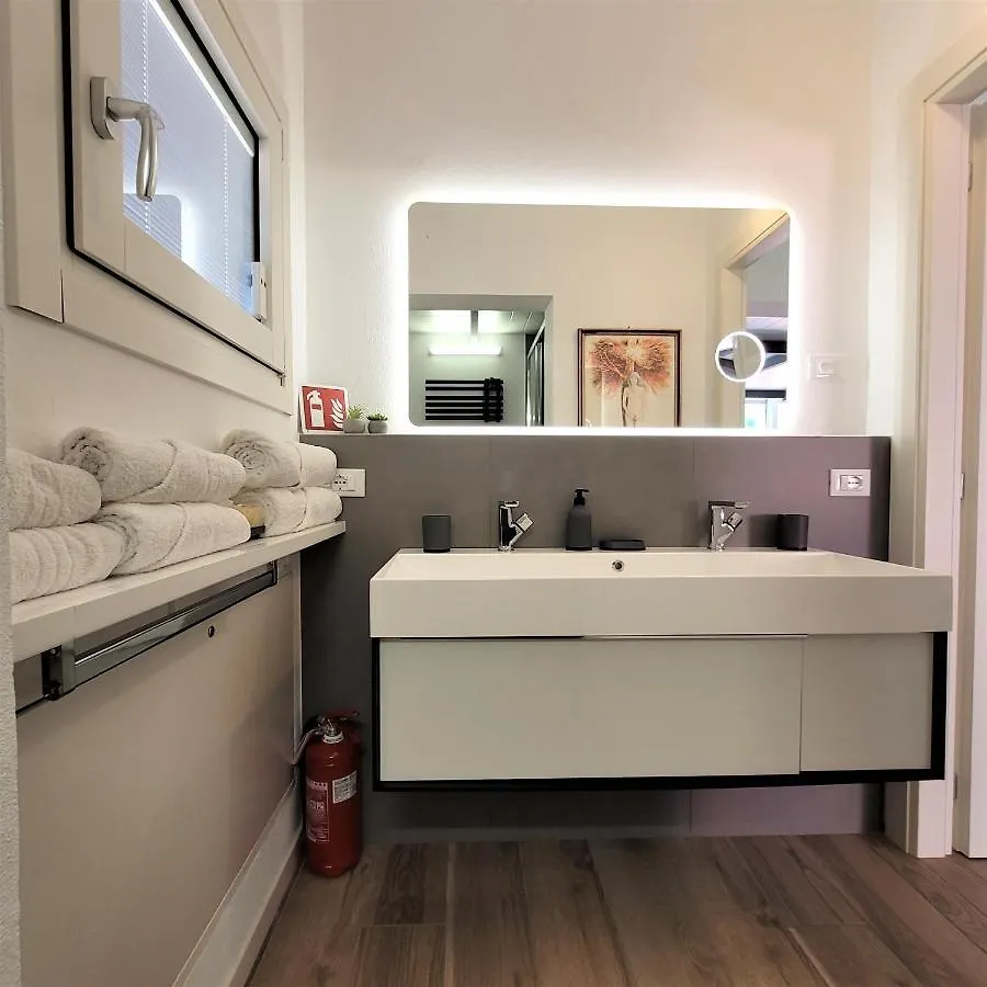 Aros Mountain Lake Iseo Hospitaliy Pisogne